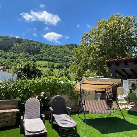Prázdninový dům El Corro, Acogedora Casa Con Jardin En El Corazon De Cantabria *